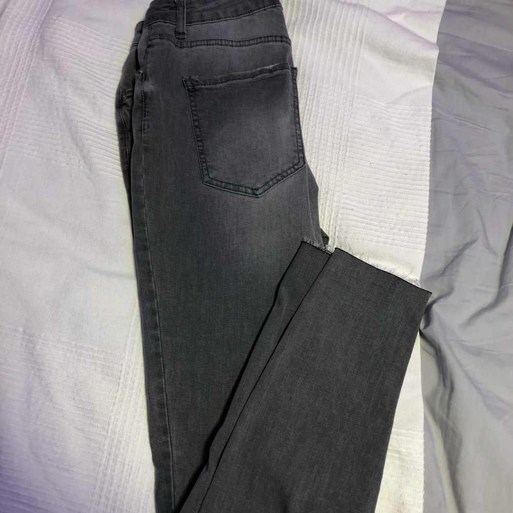 Gray jeans (size: 9)